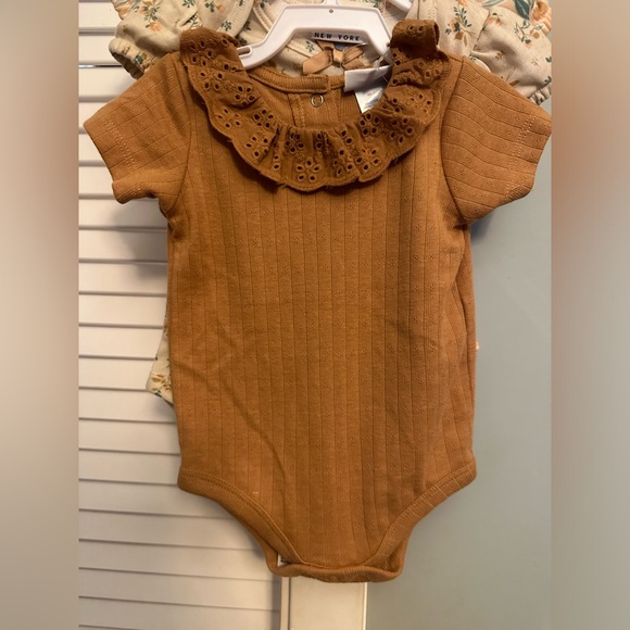 3-6 month Nicole Miller onesie 3pack - Picture 4 of 6